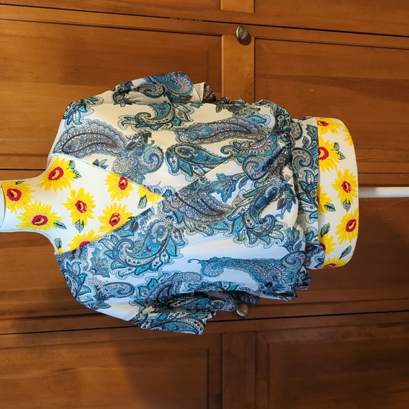 Express V-neck Flutter Sleeve Surplice Blouse Size M - Picture 1 of 5